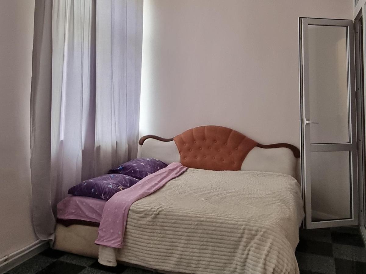 затишна в центрі міста *